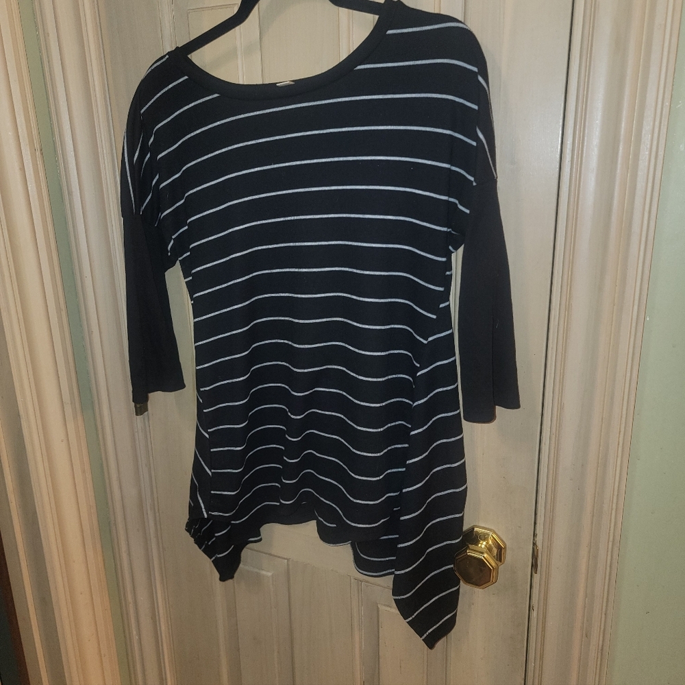 Misses Sz M Alya Striped Black White Shirt Longer Sides